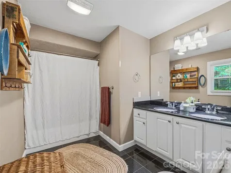 416 S Cherokee Avenue Black Mountain NC 28711