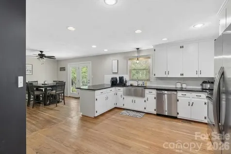 962 Sherwood Circle Lancaster SC 29720