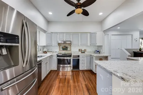 20 Quayside Court Lake Wylie SC 29710