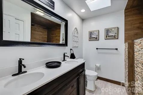 20 Quayside Court Lake Wylie SC 29710
