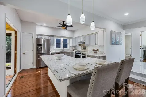 20 Quayside Court Lake Wylie SC 29710