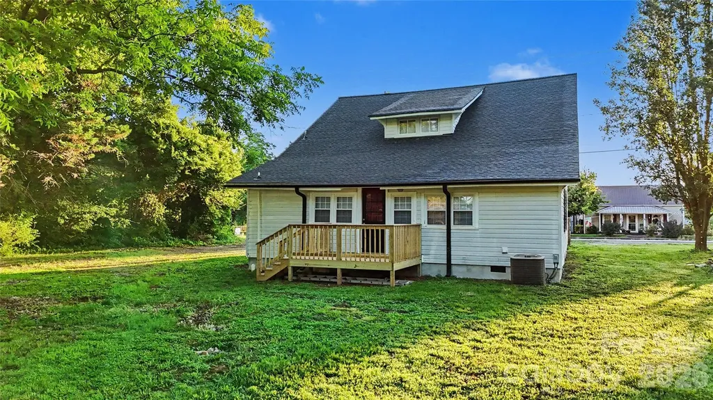 9238 Nc Hwy 90 Highway E Stony Point NC 28678
