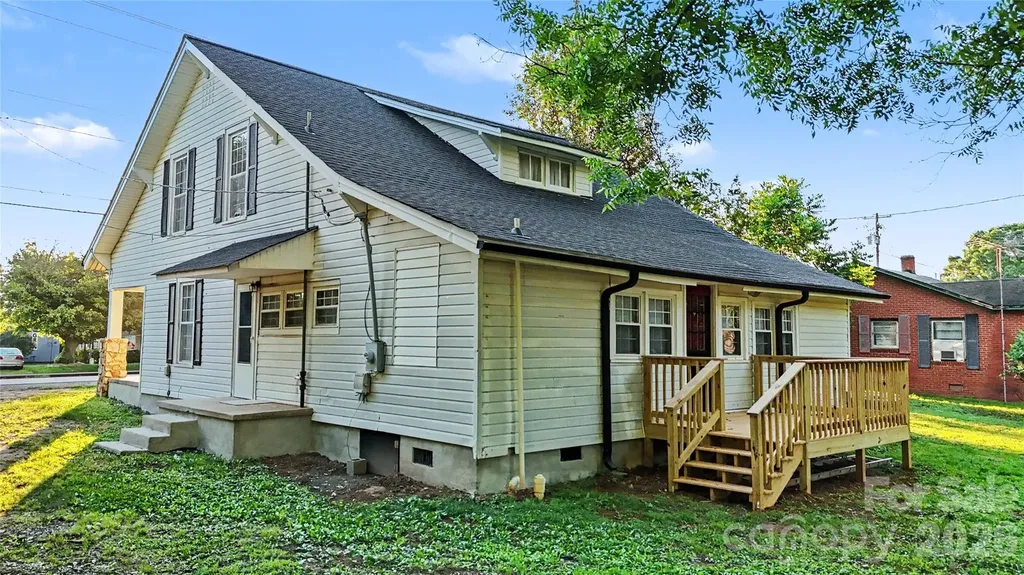 9238 Nc Hwy 90 Highway E Stony Point NC 28678