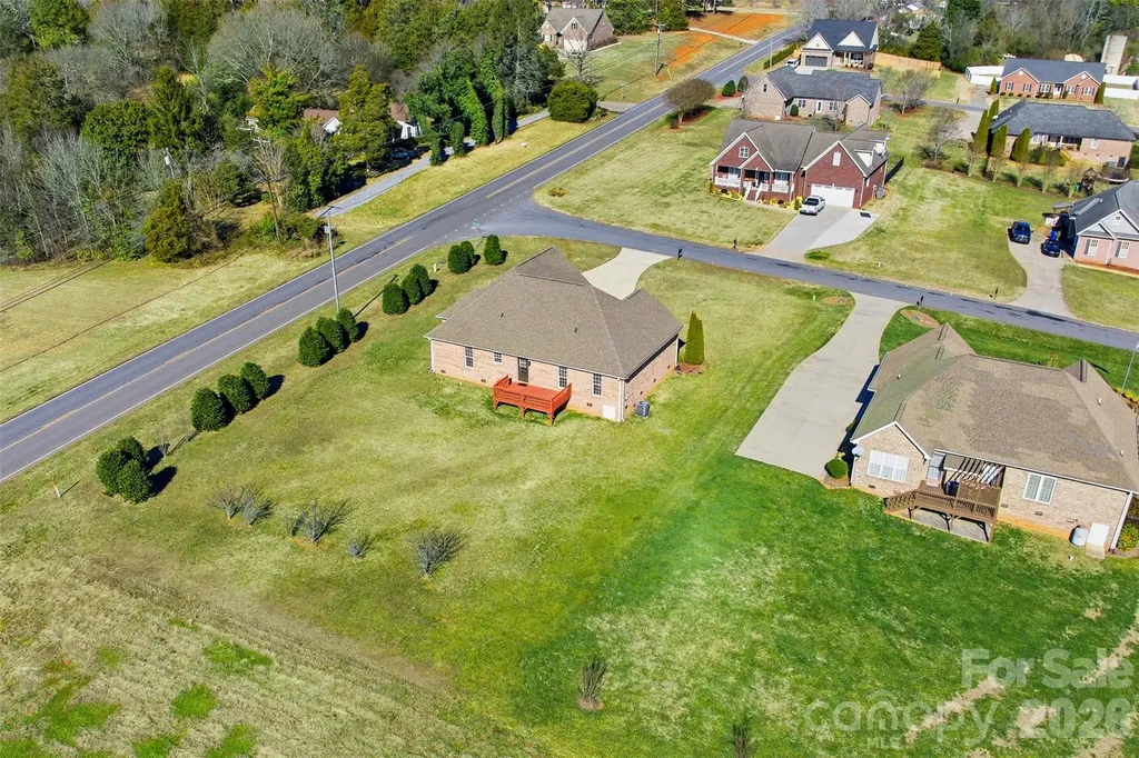 884 Clear Creek Circle Lincolnton NC 28092