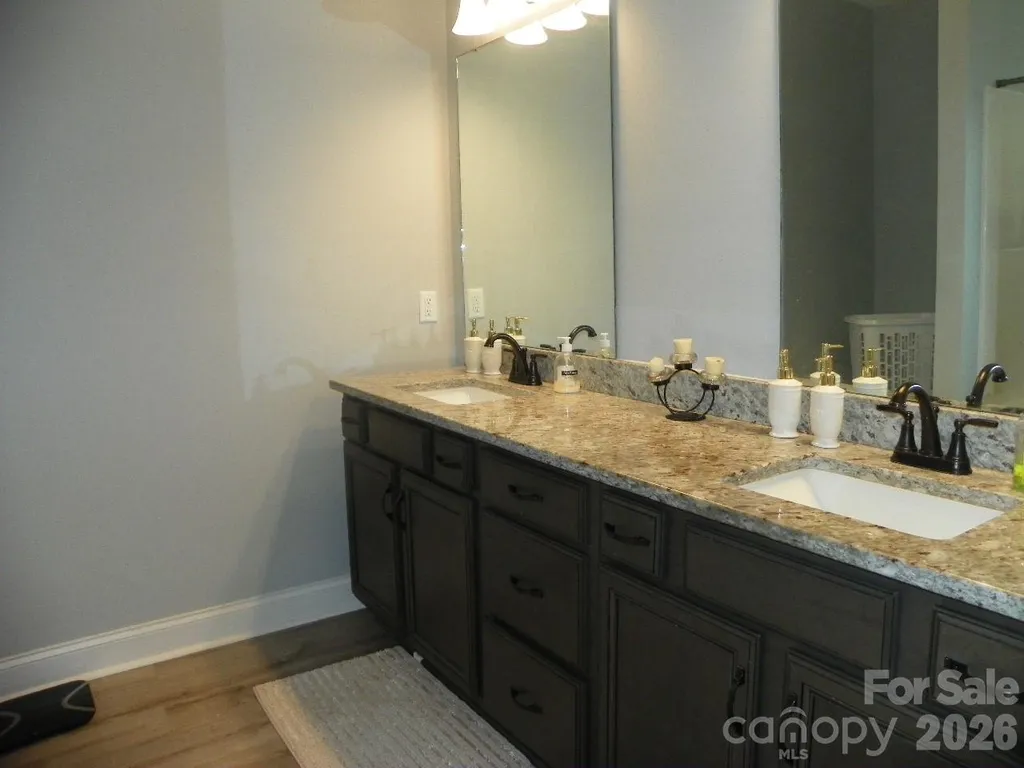 128 Summer Lake Drive New London NC 28127