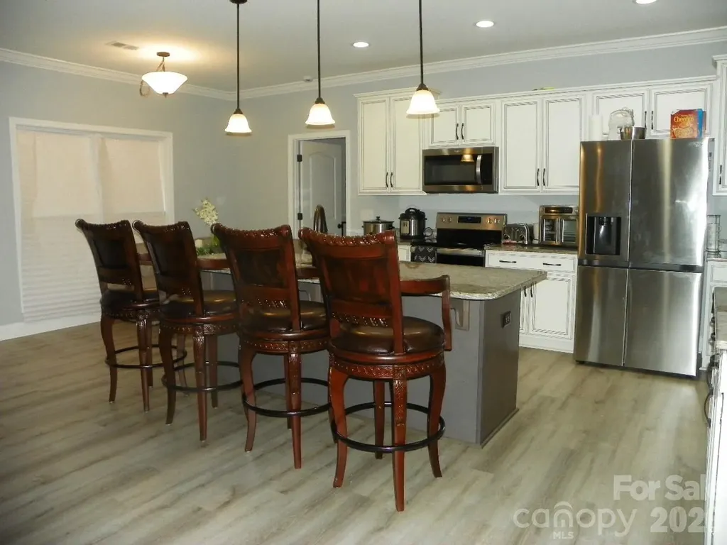 128 Summer Lake Drive New London NC 28127