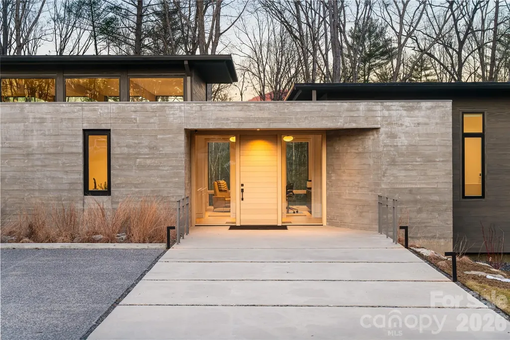 221 Fern Grove Court Asheville NC 28803