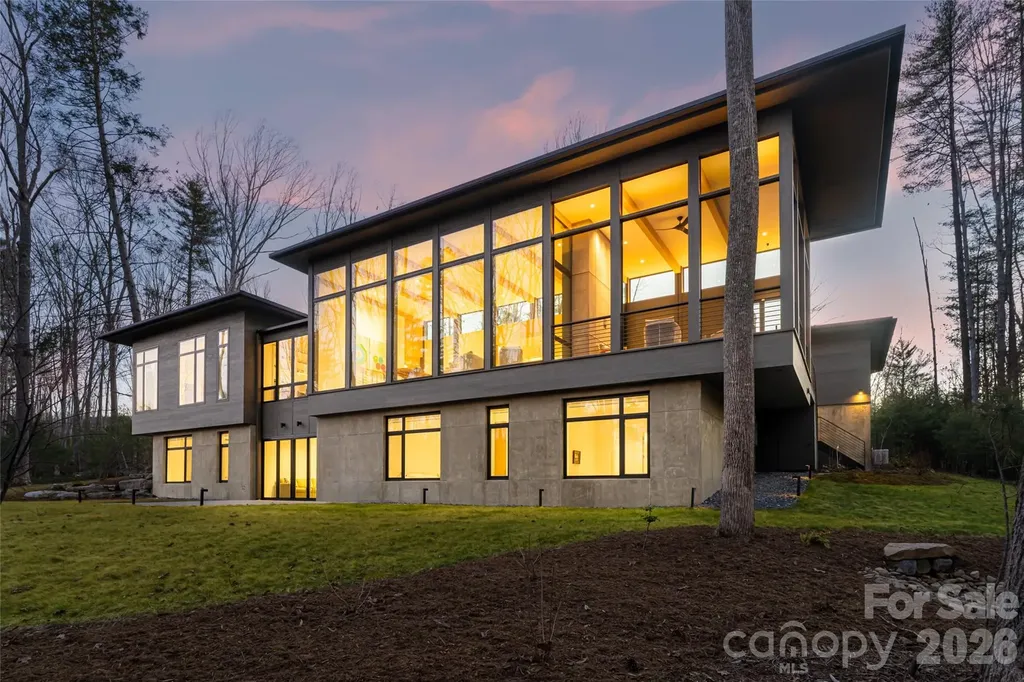 221 Fern Grove Court Asheville NC 28803