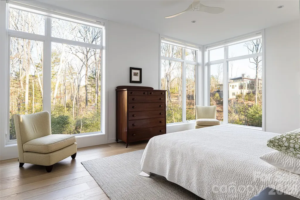 221 Fern Grove Court Asheville NC 28803