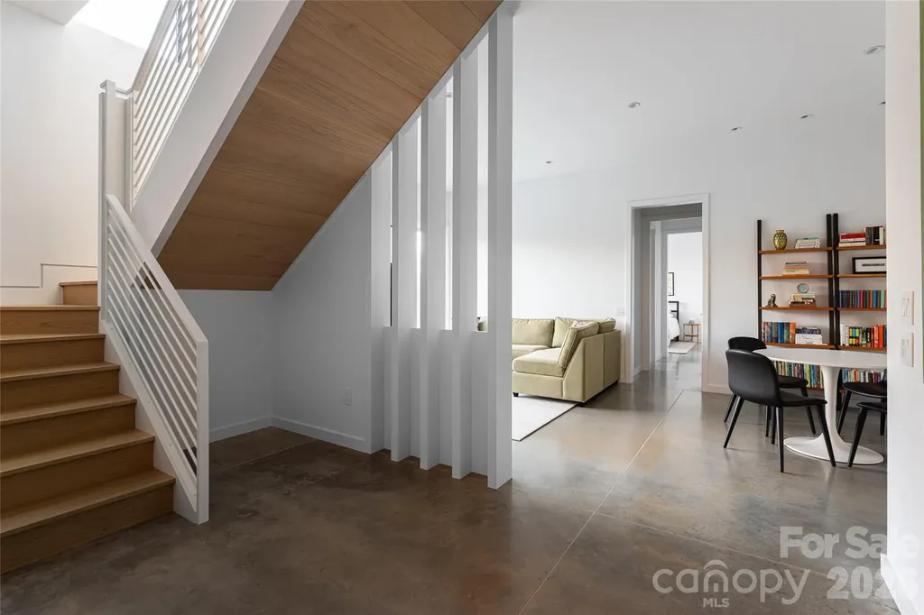 221 Fern Grove Court Asheville NC 28803