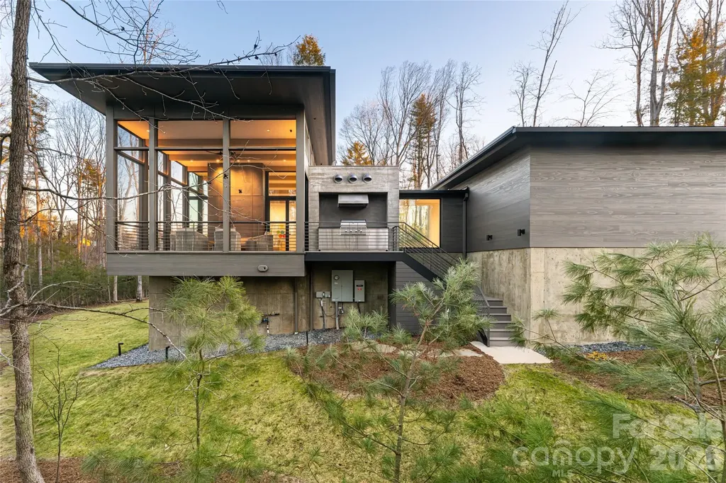 221 Fern Grove Court Asheville NC 28803