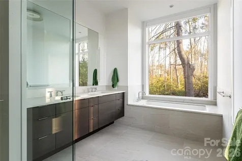 221 Fern Grove Court Asheville NC 28803