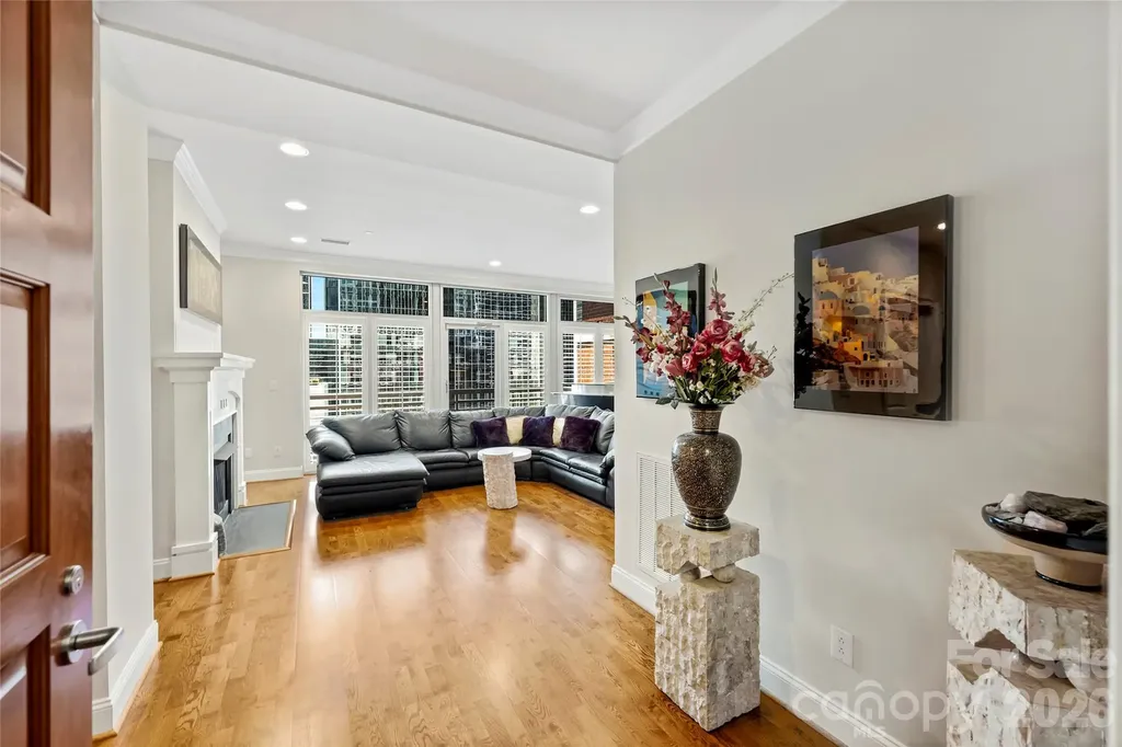 435 S Tryon Street Charlotte NC 28202