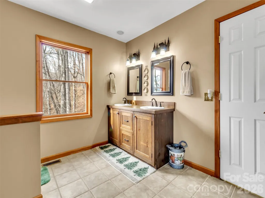 371 Falcon Ridge Drive Waynesville NC 28786