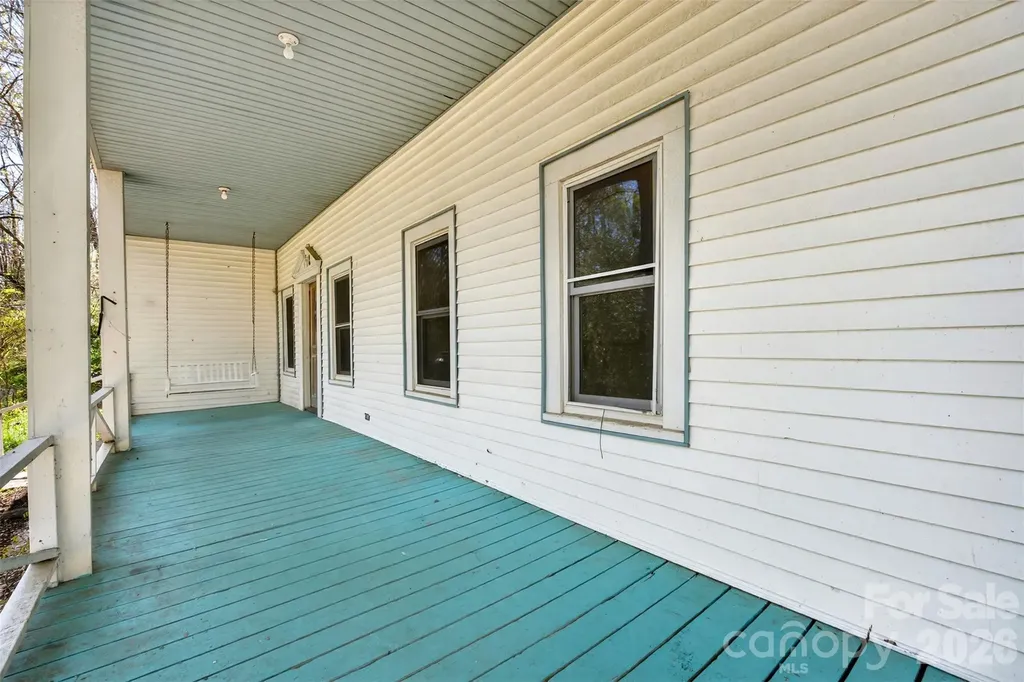 105 Poplar Street Saluda NC 28773