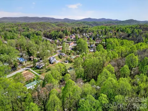 105 Poplar Street Saluda NC 28773