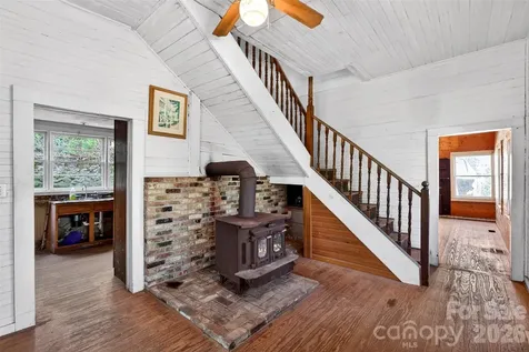 105 Poplar Street Saluda NC 28773