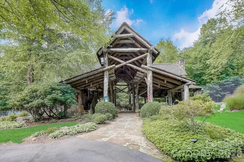 210 Spring Valley Drive Mars Hill NC 28754