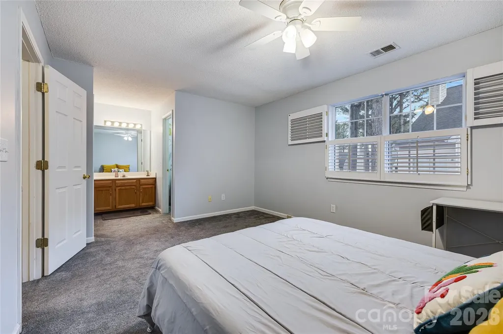 5925 Prescott Court Charlotte NC 28269