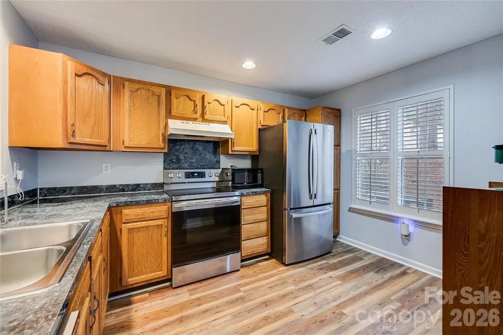 5925 Prescott Court Charlotte NC 28269