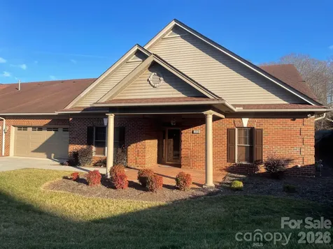 499 26th Avenue NE Hickory NC 28601