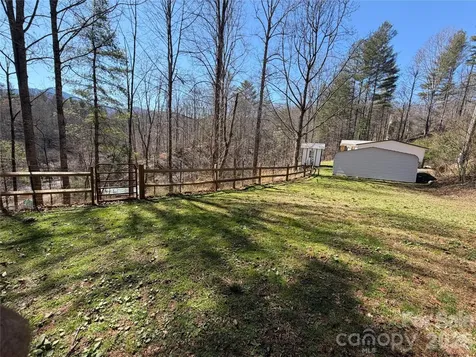 1050 Wyatt Town Road Burnsville NC 28714