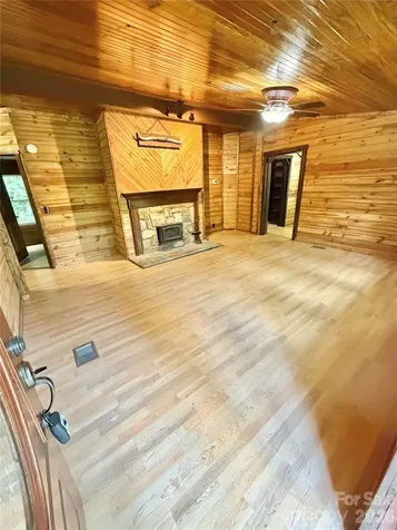 1050 Wyatt Town Road Burnsville NC 28714