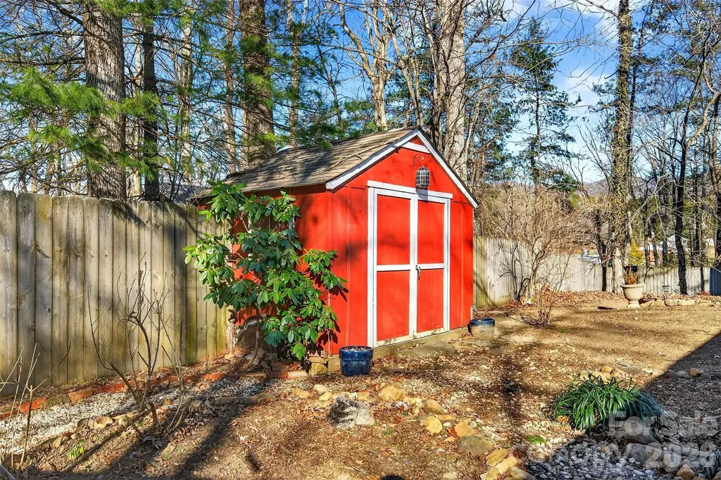 107 High Street Black Mountain NC 28711