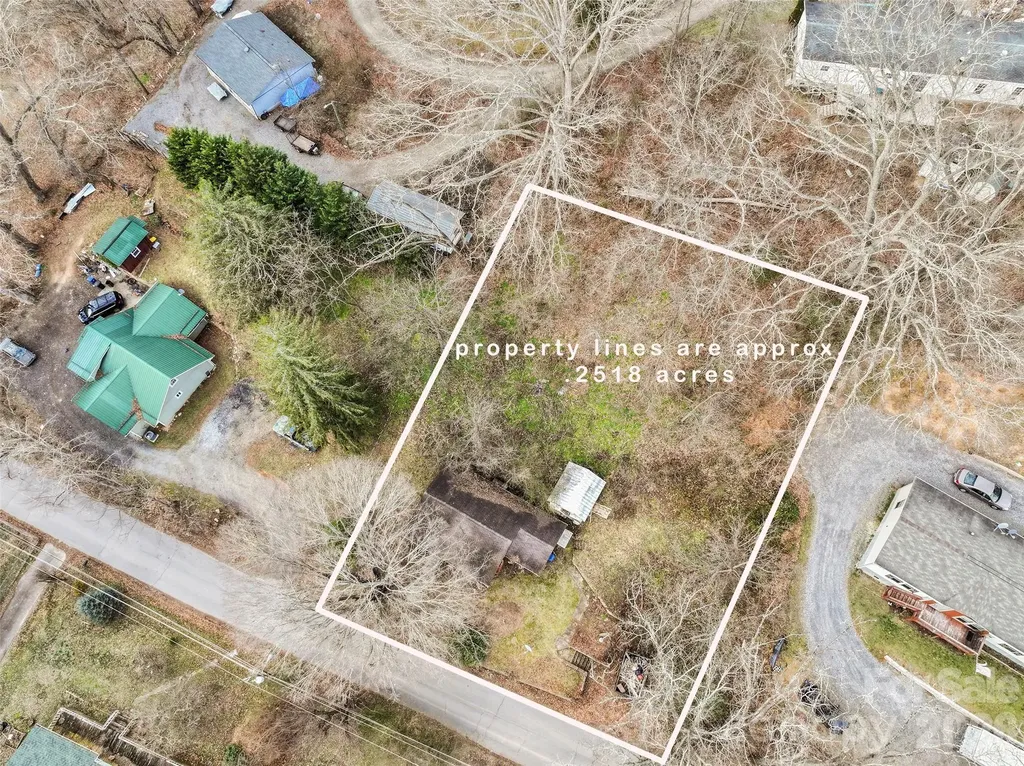 75 Travis Street Clyde NC 28721