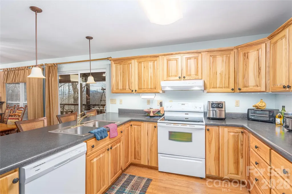 12 Bear Cove Lane Bryson City NC 28713