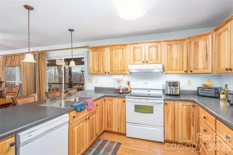 12 Bear Cove Lane Bryson City NC 28713