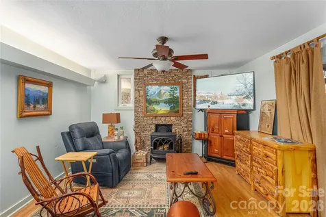 12 Bear Cove Lane Bryson City NC 28713