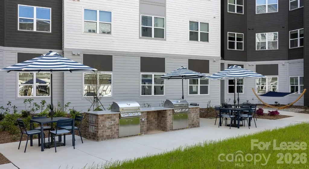 8424 N Tryon Street Charlotte NC 28262