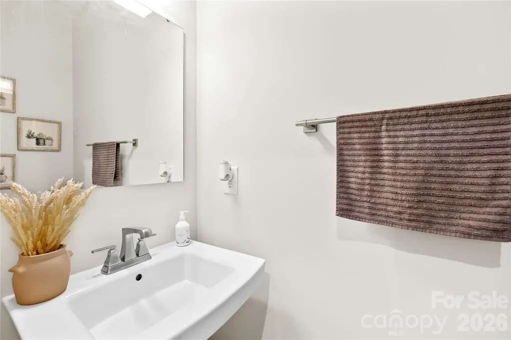563 Nantahala Drive Charlotte NC 28211