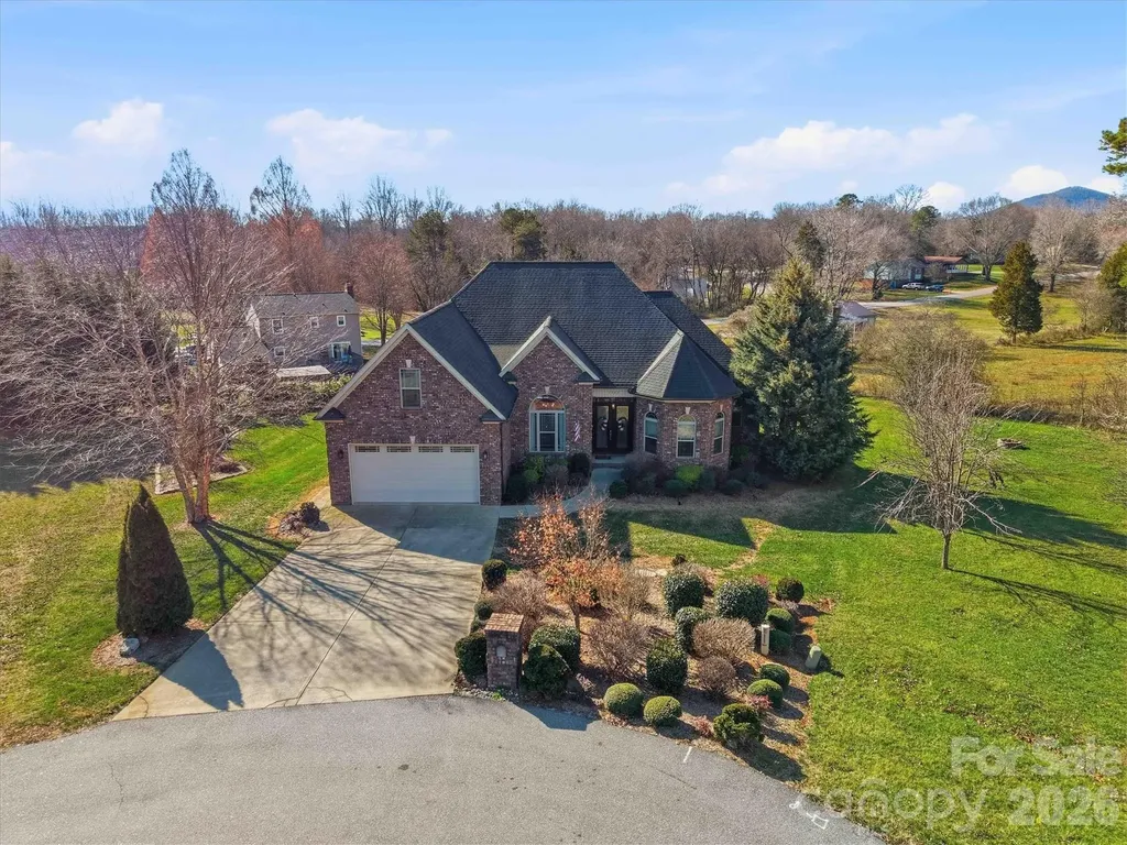 1743 Whitewater Court Hickory NC 28602