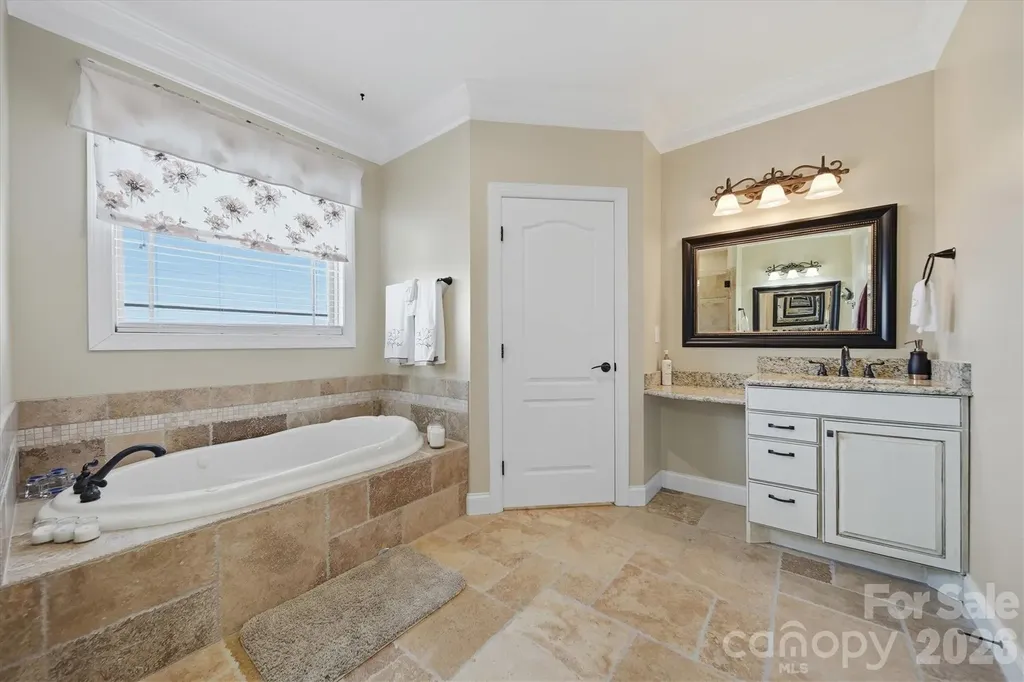 1743 Whitewater Court Hickory NC 28602