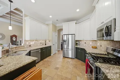 1743 Whitewater Court Hickory NC 28602