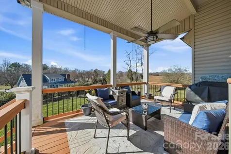 1743 Whitewater Court Hickory NC 28602