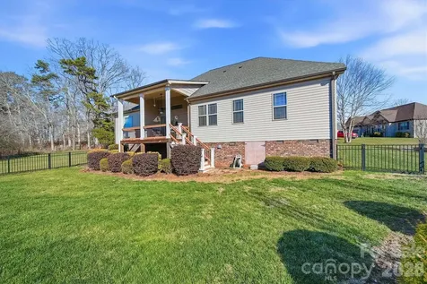 1743 Whitewater Court Hickory NC 28602