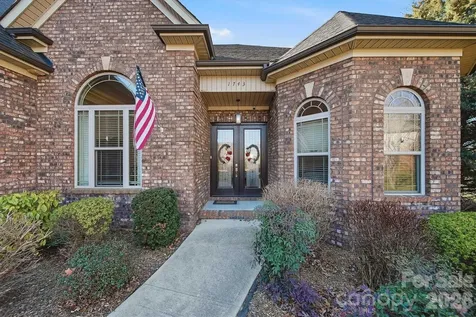 1743 Whitewater Court Hickory NC 28602