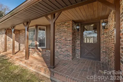 591 Landrum Road Columbus NC 28722
