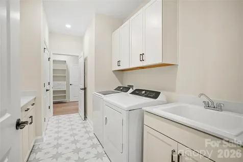 2735 Peak Court Belmont NC 28012