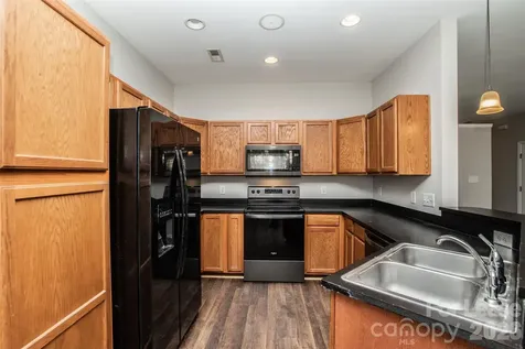 4018 Far West Drive Charlotte NC 28269