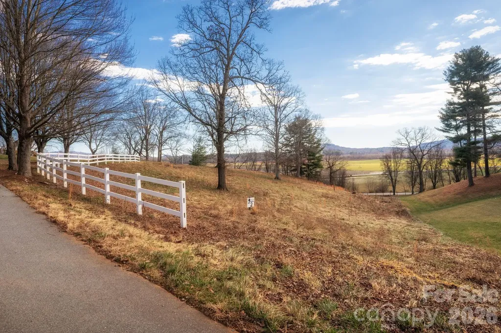 479 Nesbitt Drive Mills River NC 28759