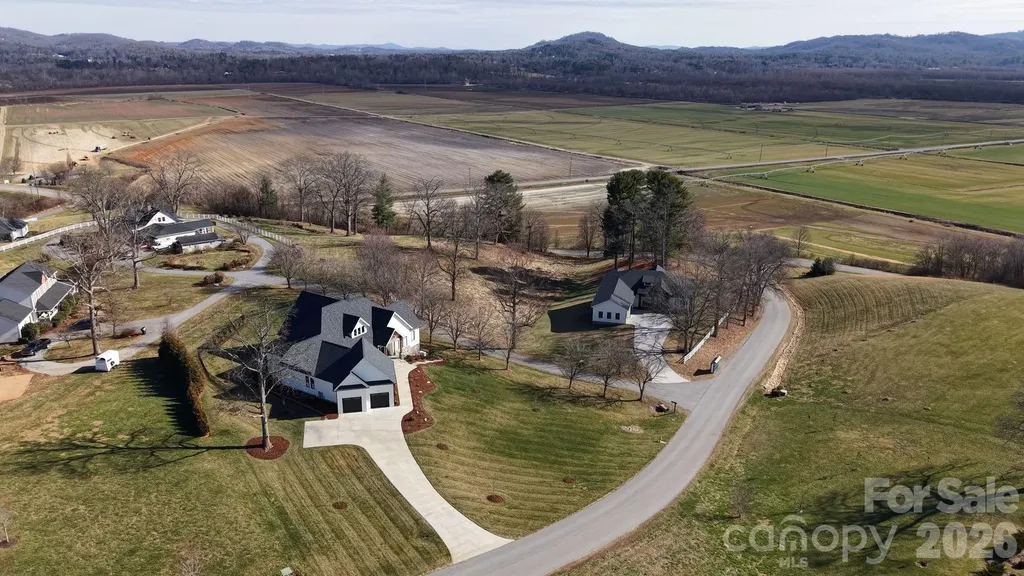 479 Nesbitt Drive Mills River NC 28759