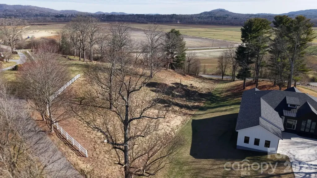 479 Nesbitt Drive Mills River NC 28759