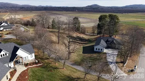 479 Nesbitt Drive Mills River NC 28759