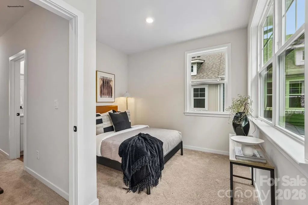 715 Silvertree Way Charlotte NC 28205