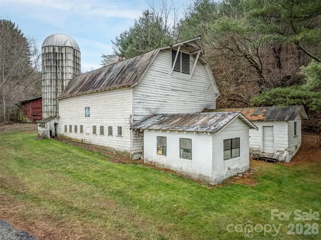 896 Newfound Road Leicester NC 28748