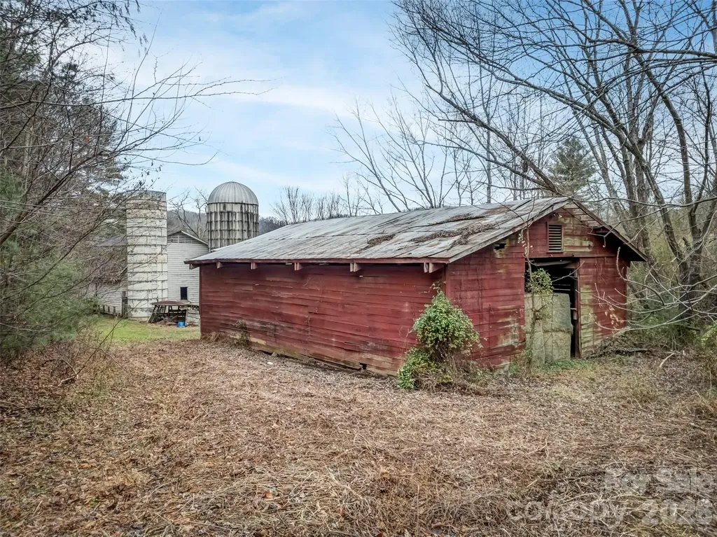896 Newfound Road Leicester NC 28748